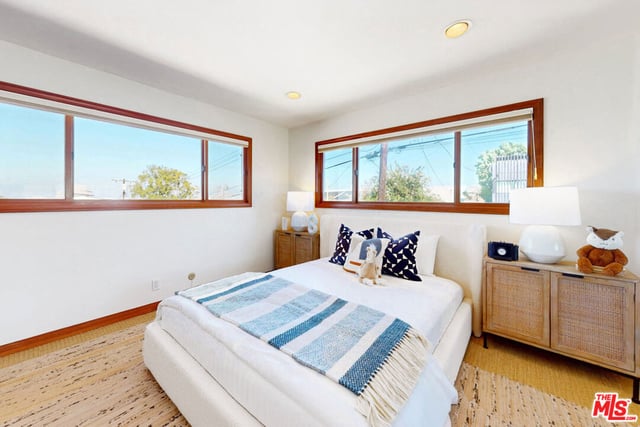 3711 Beverly Ridge Drive, Los Angeles, CA 91423 — photo 36 of 59
