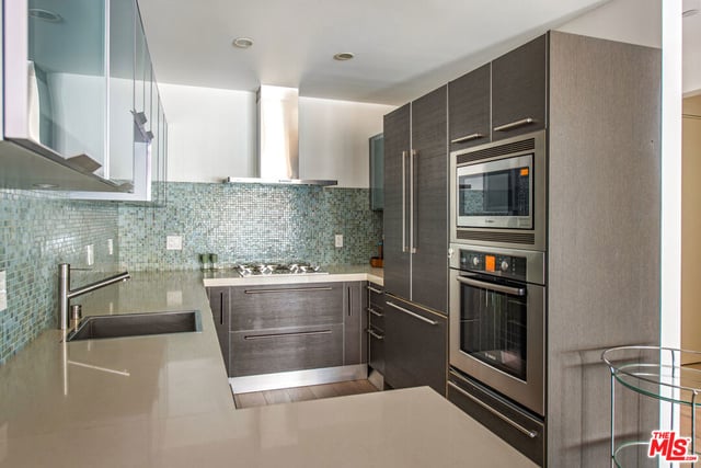 928 N Croft Avenue 202, West Hollywood, CA 90069 — photo 14 of 30