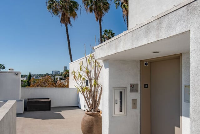 928 N Croft Avenue 202, West Hollywood, CA 90069 — photo 24 of 30