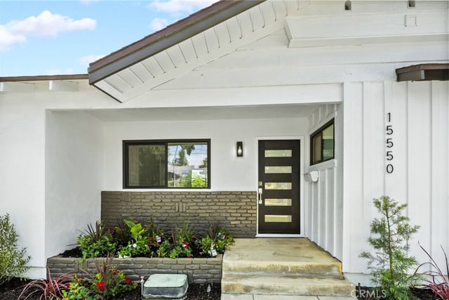 15550 Otsego Street, Encino, CA 91436 — photo 5 of 22