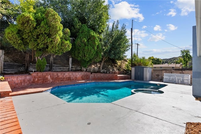 24716 Fain, Newhall, CA 91321 — photo 35 of 43