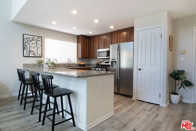 1211 S Shenandoah Street 304, Los Angeles, CA 90035 — photo 13 of 37