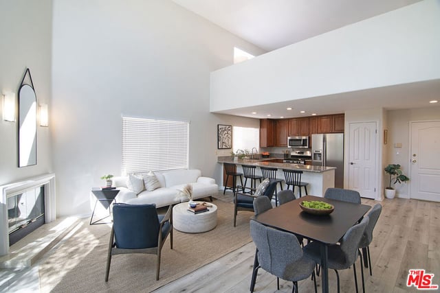 1211 S Shenandoah Street 304, Los Angeles, CA 90035 — photo 3 of 37
