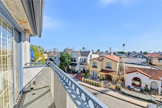 40 E Neapolitan Lane, Long Beach, CA 90803 — photo 55 of 68