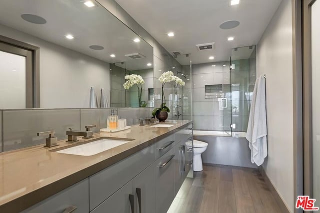 865 Comstock Avenue 16F, Los Angeles, CA 90024 — photo 10 of 18