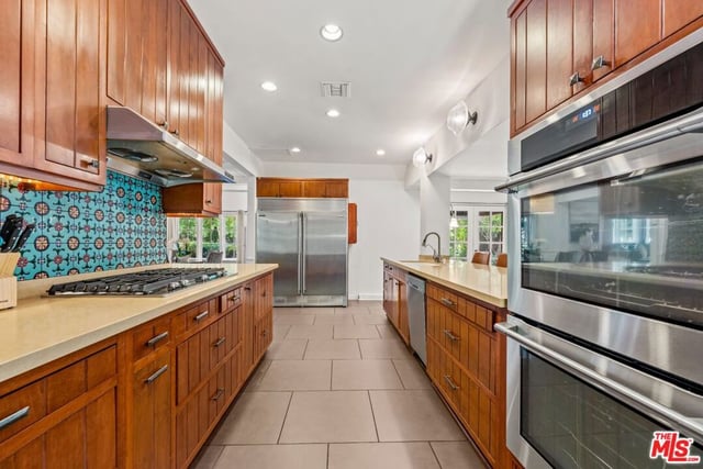 23057 Sylvan Street, Woodland Hills, CA 91367 — photo 4 of 43