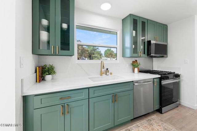 2040 Clover Street, Simi Valley, CA 93065 — photo 4 of 20