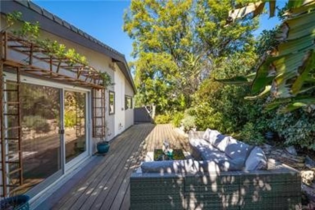 22540 Cass Ave, Woodland Hills, CA 91364 — photo 2 of 28