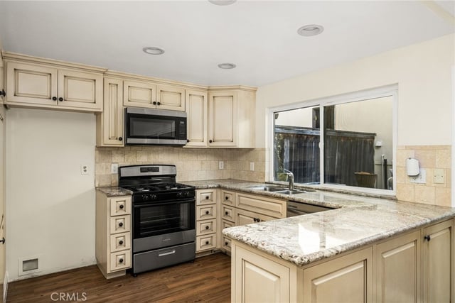 1629 Stonewood Court, San Pedro, CA 90732 — photo 12 of 43