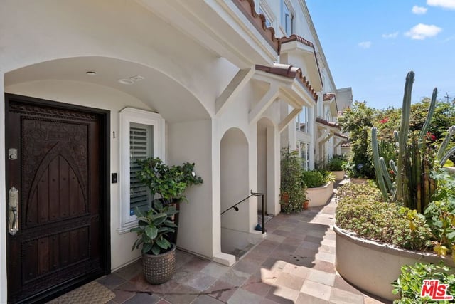 846 21st Street 1, Santa Monica, CA 90403 — photo 3 of 25