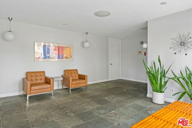 320 S Gramercy Place 105, Los Angeles, CA 90020 — photo 5 of 22