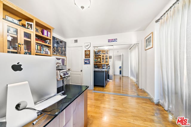 3312 Grand View Boulevard, Los Angeles, CA 90066 — photo 11 of 36