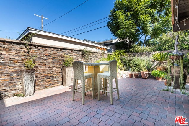 3312 Grand View Boulevard, Los Angeles, CA 90066 — photo 9 of 36