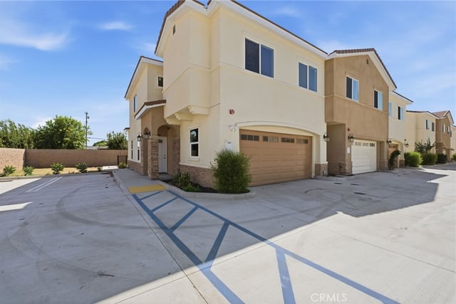 1228 S San Antonio Avenue, Pomona, CA 91766 — photo 2 of 7