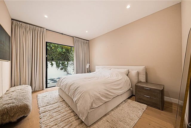 8840 Ashcroft, Los Angeles, CA 90048 — photo 15 of 34