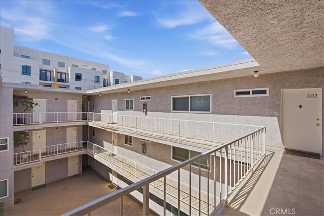 3555 Keystone Avenue 15, Los Angeles, CA 90034 — photo 29 of 32