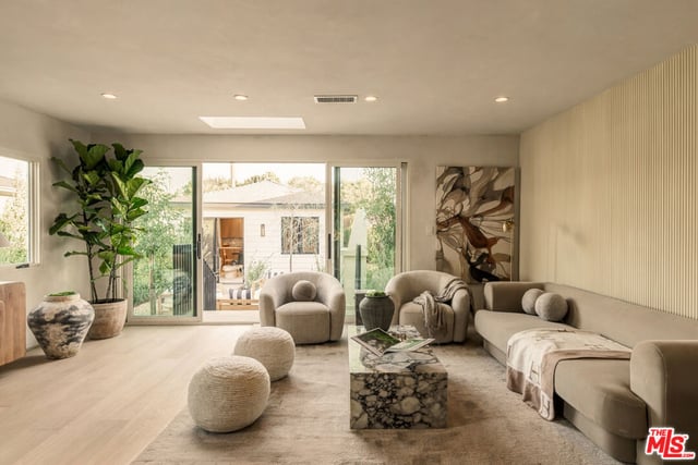 1204 Marine Street, Santa Monica, CA 90405 — photo 12 of 36