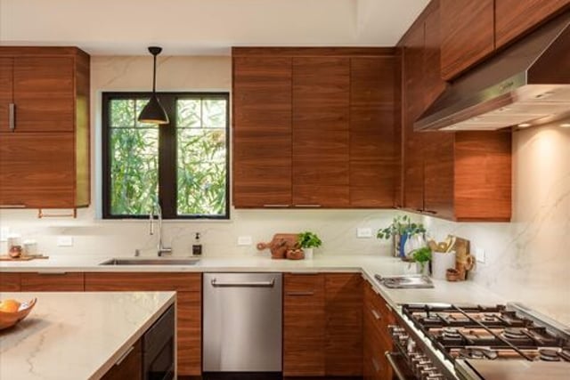 7806 Henefer Avenue, Los Angeles, CA 90045 — photo 10 of 36