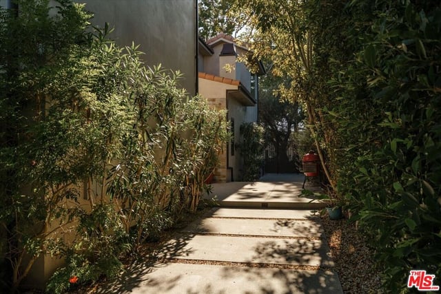7806 Henefer Avenue, Los Angeles, CA 90045 — photo 29 of 36
