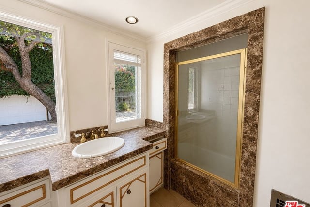 431 Westmount Drive, West Hollywood, CA 90048 — photo 11 of 18