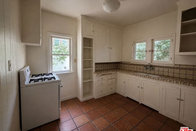 431 Westmount Drive, West Hollywood, CA 90048 — photo 15 of 18