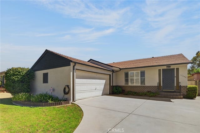 17640 Kittridge Street, Lake Balboa, CA 91406 — photo 2 of 28