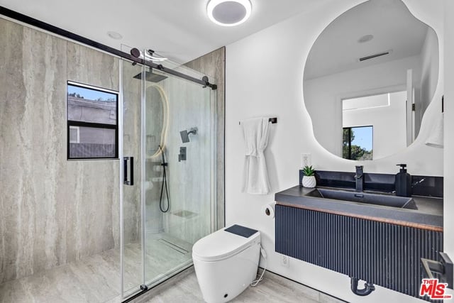11404 Biona Drive, Los Angeles, CA 90066 — photo 15 of 35