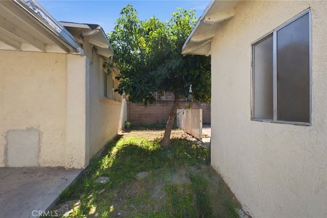 611 S Griffith Park, Burbank, CA 91506 — photo 28 of 30