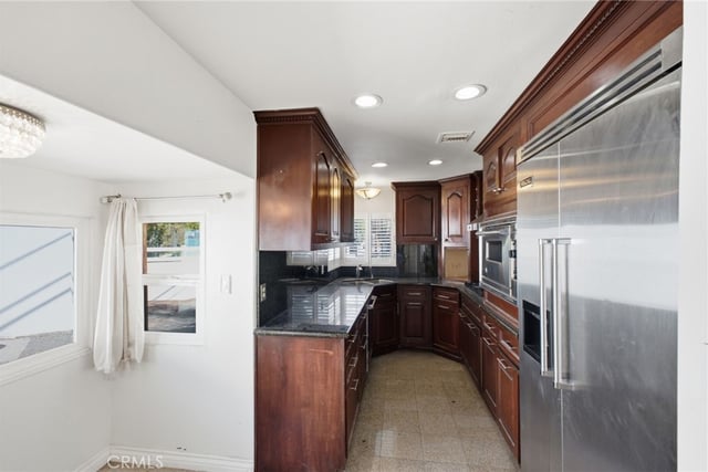 611 S Griffith Park, Burbank, CA 91506 — photo 6 of 30