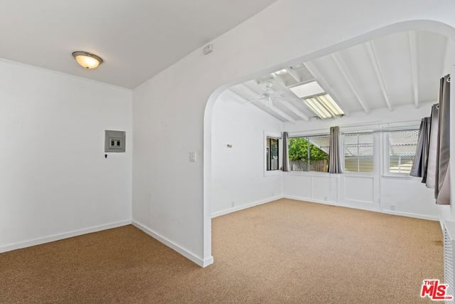 2421 Glyndon Avenue, Venice, CA 90291 — photo 11 of 35