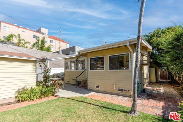 2421 Glyndon Avenue, Venice, CA 90291 — photo 21 of 35