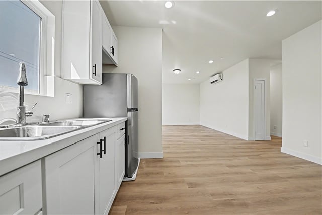 2217 San Francisco Avenue, Long Beach, CA 90806 — photo 9 of 49