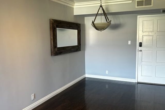 12157 Moorpark Street 204, Studio City, CA 91604 — photo 4 of 10