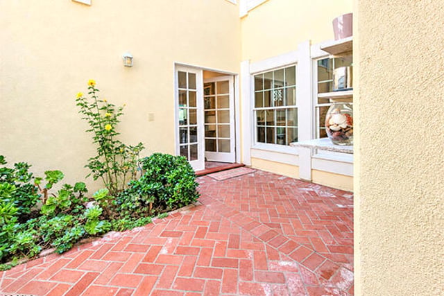 2020 Kingsbridge Way, Oxnard, CA 93035 — photo 3 of 39