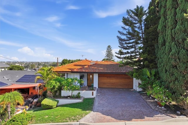 3875 Bluff, Torrance, CA 90505 — photo 4 of 12
