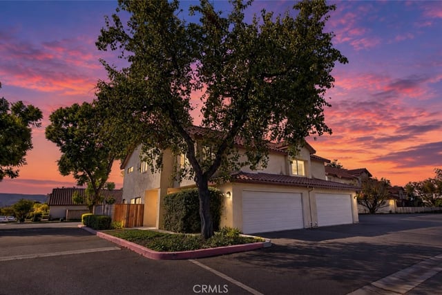 2567 Chandler Avenue, Simi Valley, CA 93065 — photo 2 of 47