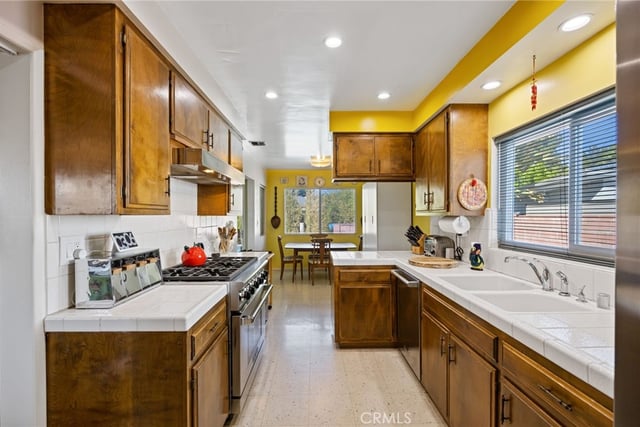 16335 Tuba, Granada Hills, CA 91343 — photo 10 of 38