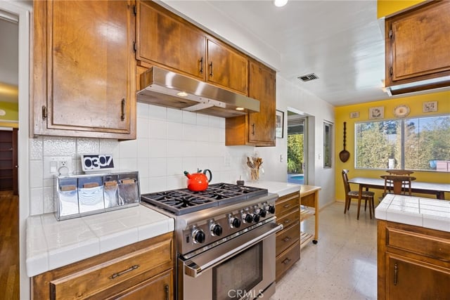 16335 Tuba, Granada Hills, CA 91343 — photo 11 of 38