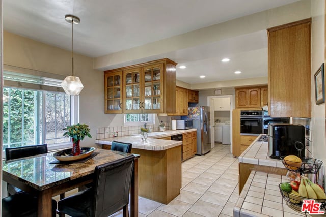 4152 Terraza Drive, Los Angeles, CA 90008 — photo 17 of 24
