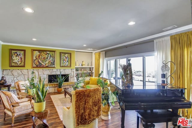 4152 Terraza Drive, Los Angeles, CA 90008 — photo 9 of 24