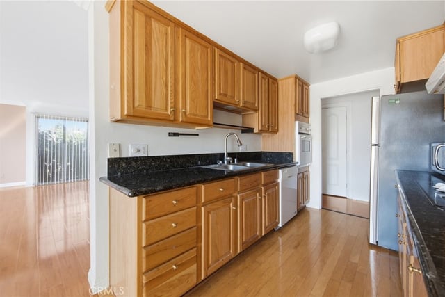 100 Loma 301, Long Beach, CA 90803 — photo 10 of 28