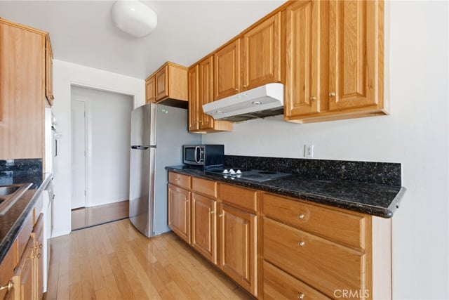 100 Loma 301, Long Beach, CA 90803 — photo 11 of 28