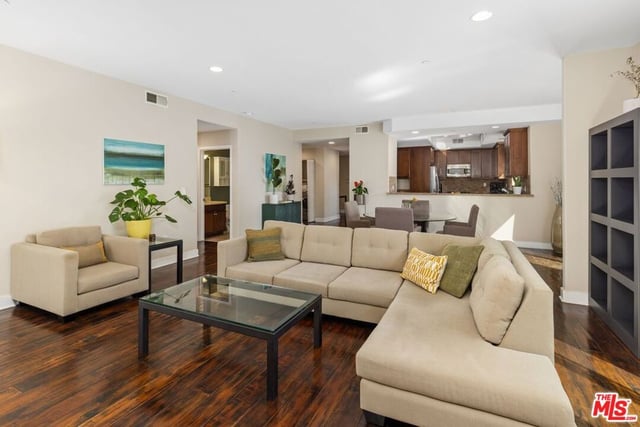 7249 Franklin Avenue 401, Los Angeles, CA 90046 — photo 12 of 23