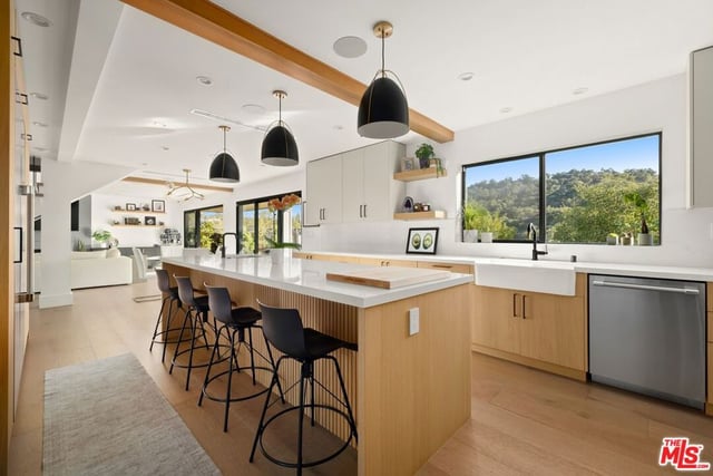 11454 Dona Evita Drive, Studio City, CA 91604 — photo 10 of 24