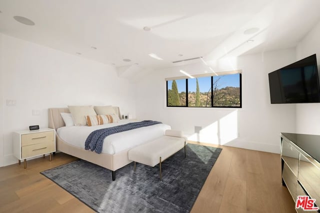 11454 Dona Evita Drive, Studio City, CA 91604 — photo 13 of 24
