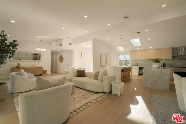 20877 Kelvin Place, Woodland Hills, CA 91367 — photo 10 of 38