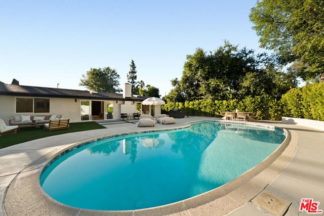 20877 Kelvin Place, Woodland Hills, CA 91367 — photo 30 of 38