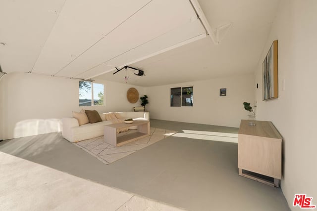 20877 Kelvin Place, Woodland Hills, CA 91367 — photo 34 of 38