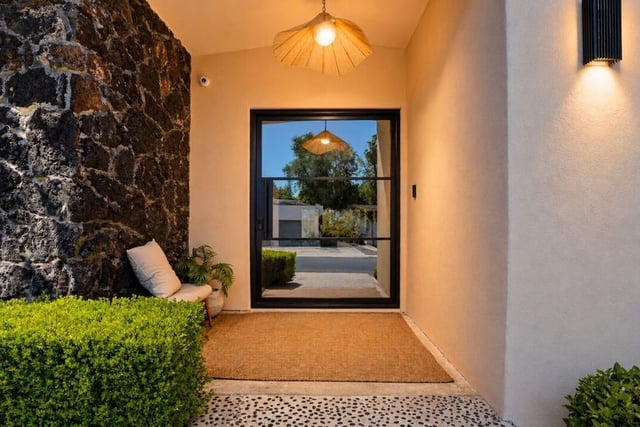 5576 El Canon Avenue, Woodland Hills, CA 91367 — photo 37 of 55