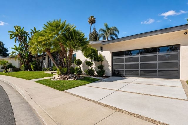 5576 El Canon Avenue, Woodland Hills, CA 91367 — photo 44 of 55